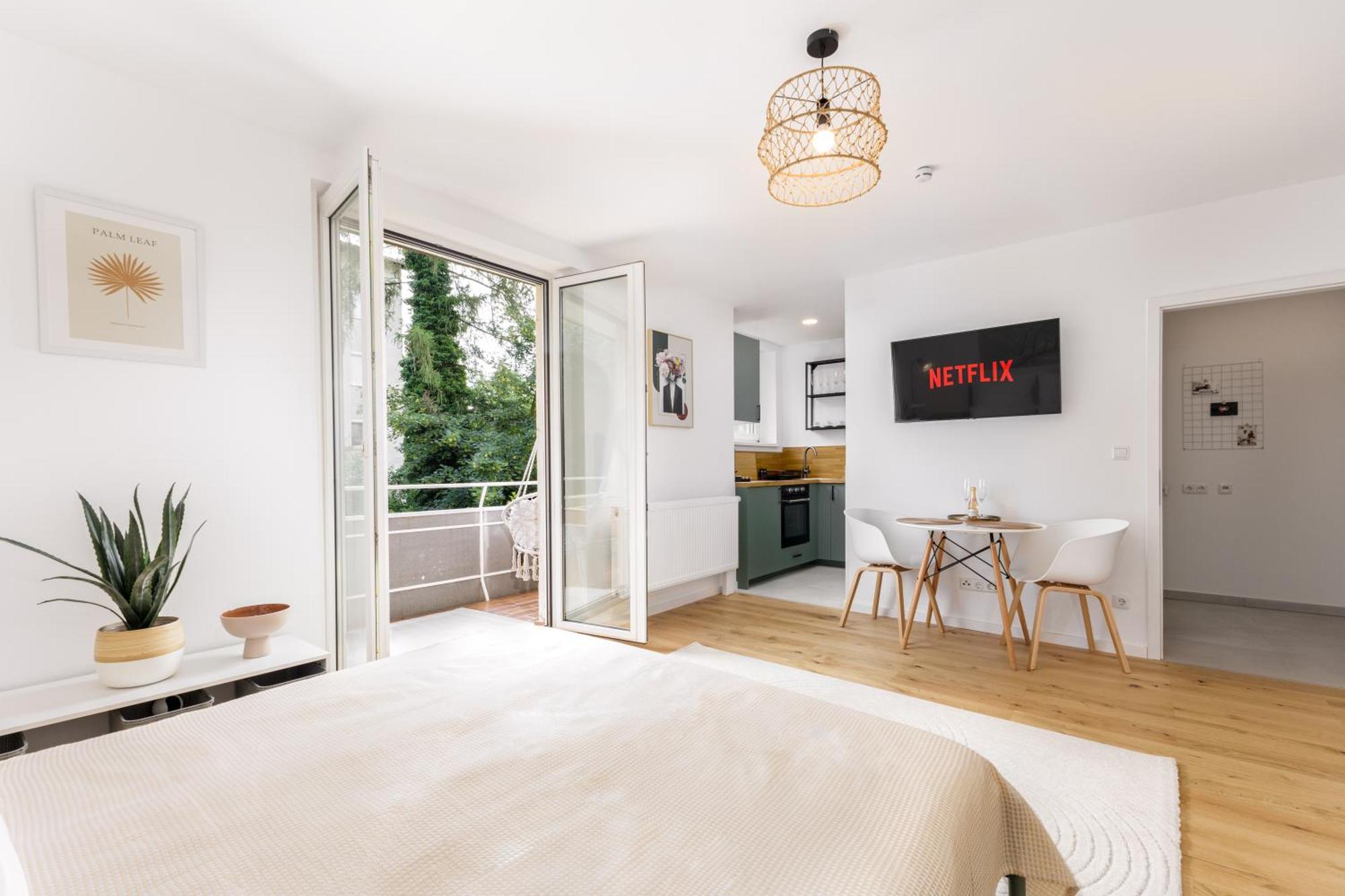 Design-Apartment In Linz Mit Netflix & Balkon Exterior photo